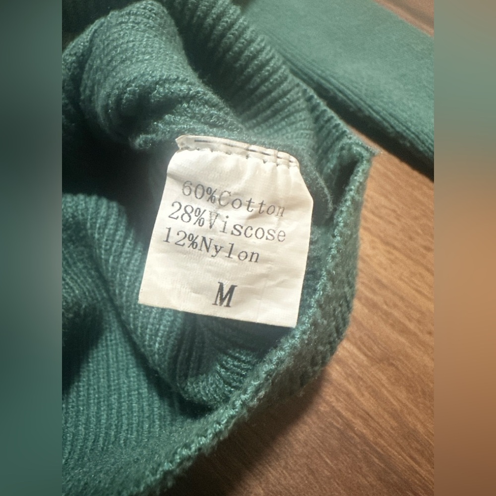 Green Long Sleeve Ribbed Top - Picture 4 of 5
